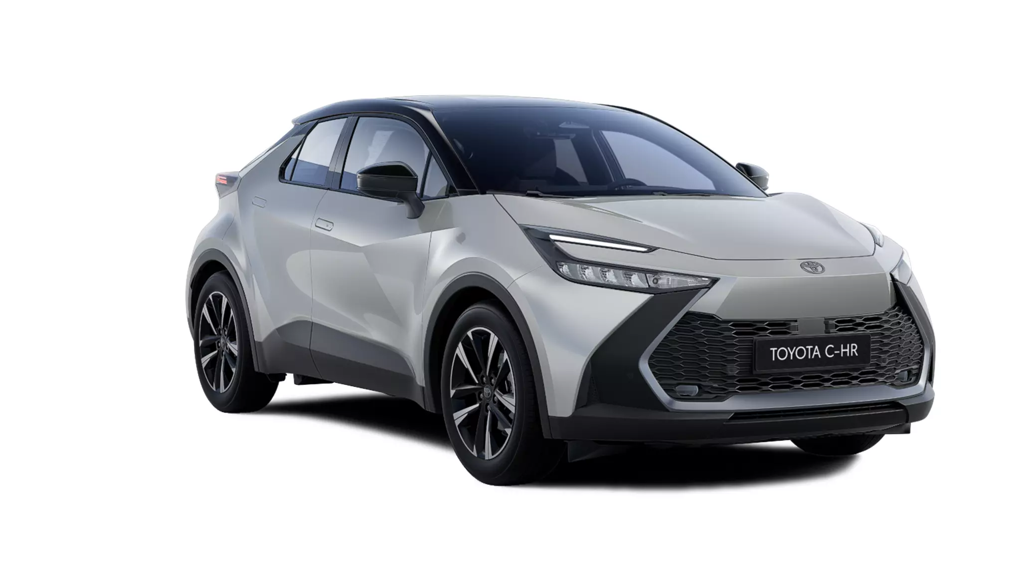 Ein Toyota C-HR Hybrid in diagonaler Frontansicht vor einem weißen Hintergrund