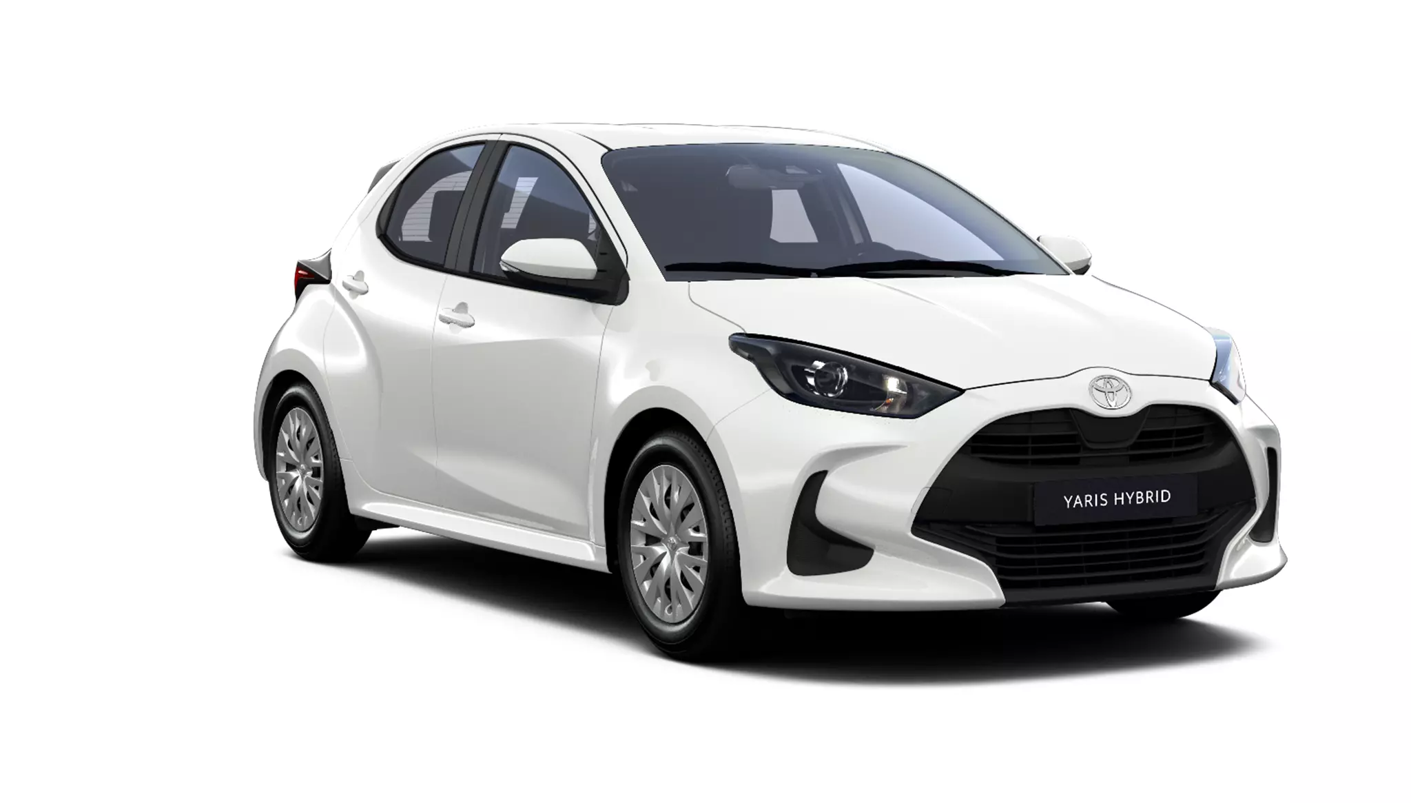 Ein weißer Toyota Yaris Comfort in diagonaler Frontansicht vor einem weißen Hintergrund