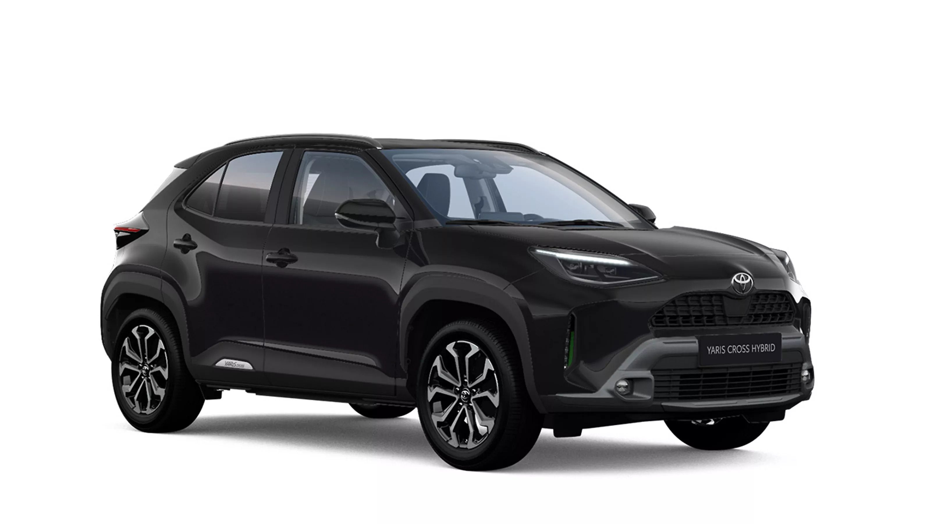 Ein schwarzer Toyota Yaris Cross in diagonaler Frontansicht vor einem weißen Hintergrund