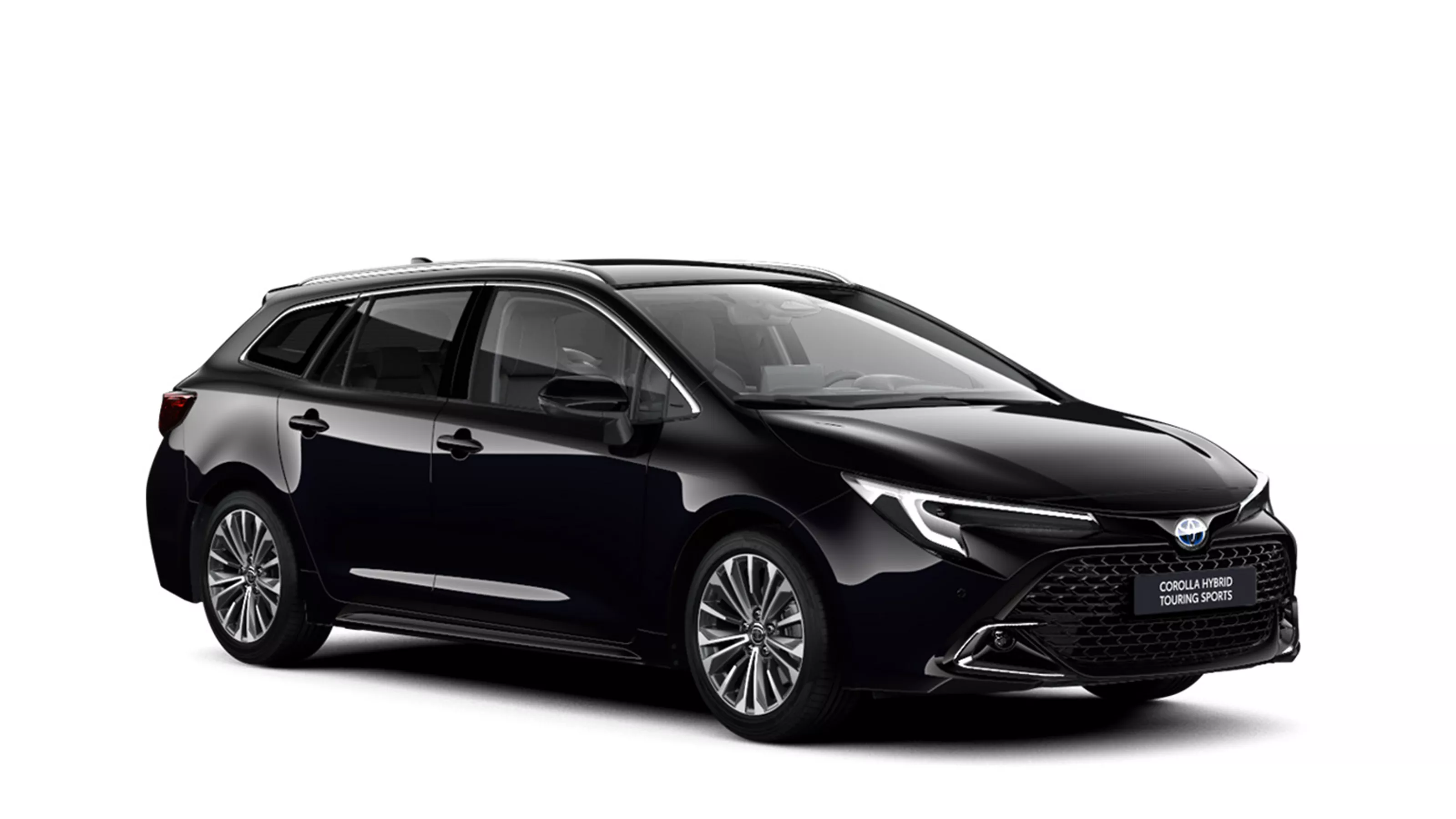 Ein schwarzer Toyota Corolla Touring Sports in diagonaler Frontansicht vor einem weißen Hintergrund