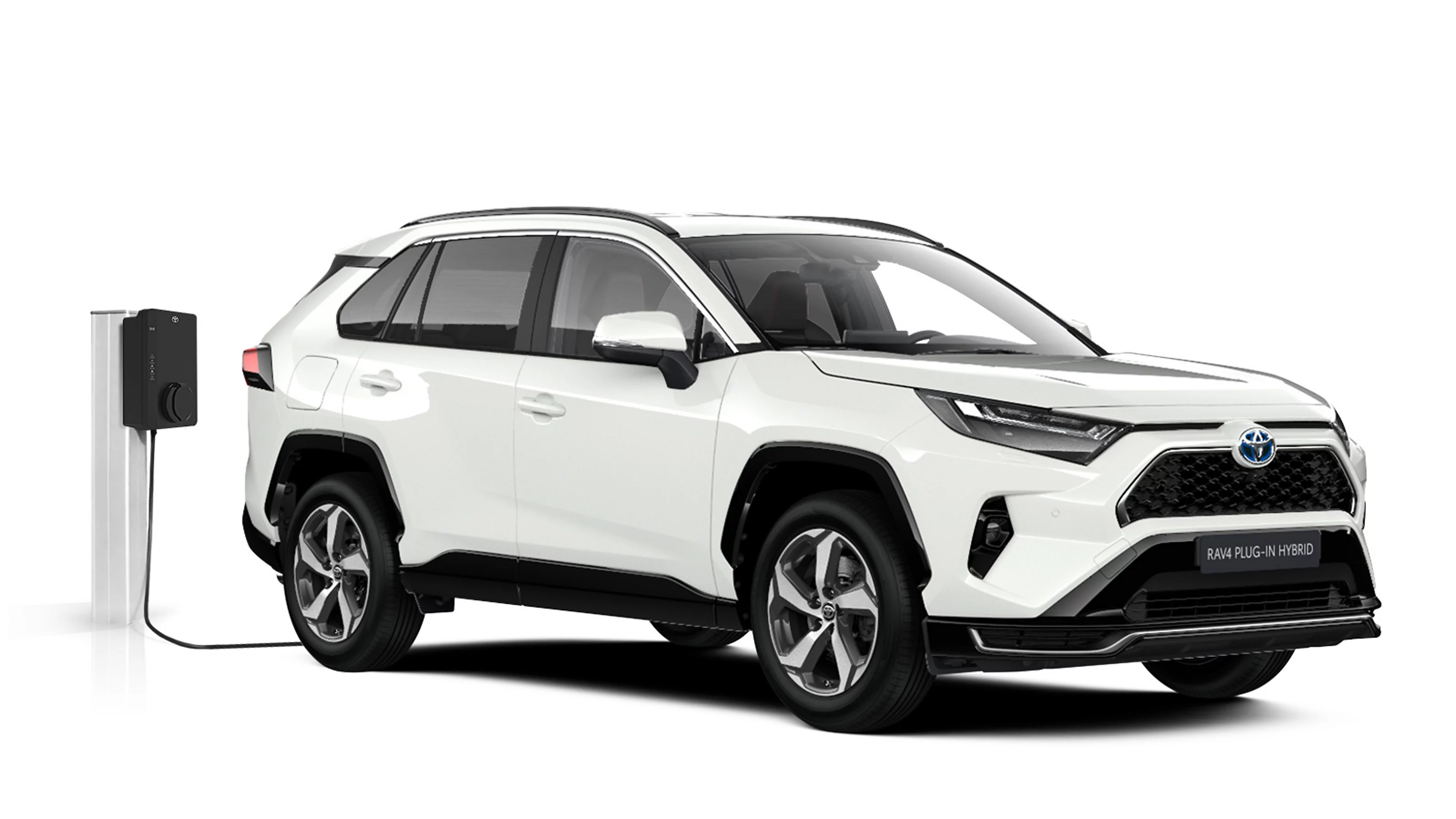 Ein weißer Toyota RAV4 Plug-in Basis Hybrid in diagonaler Frontansicht vor einem weißen Hintergrund