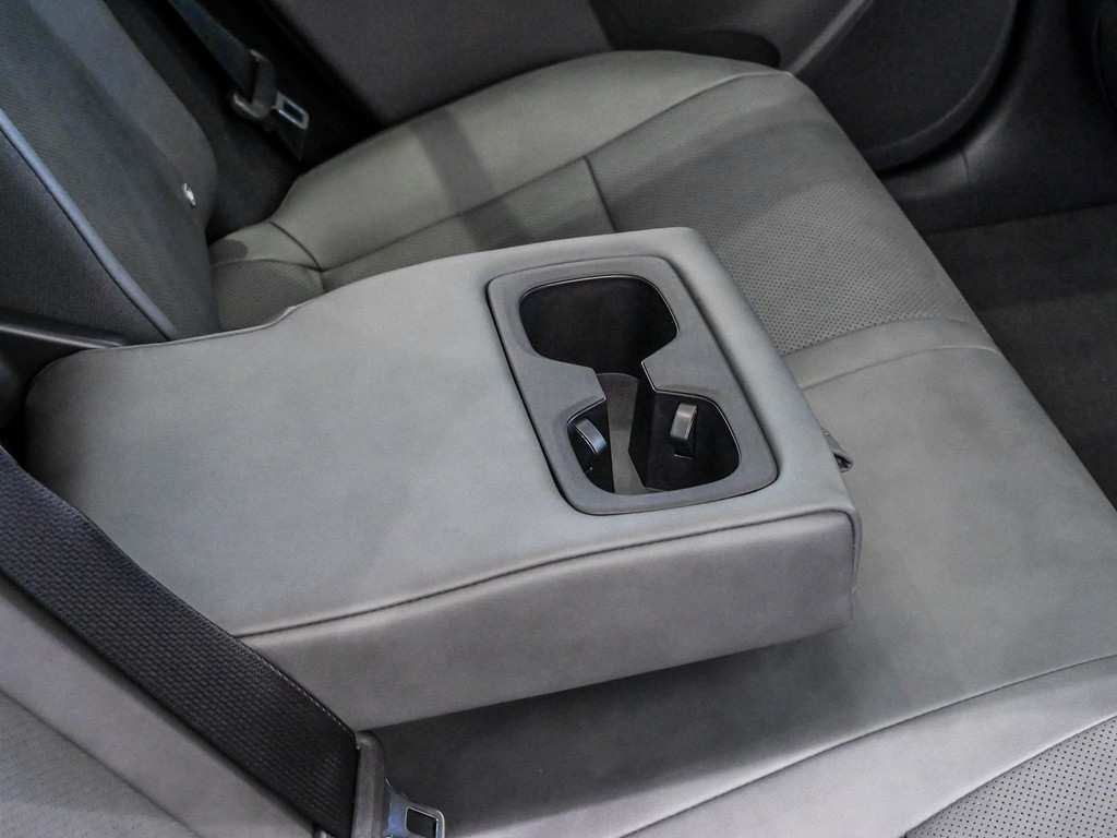 Fahrzeugansicht LEXUS RZ 300e Executive - Bild 9