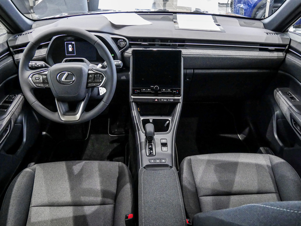 Fahrzeugansicht LEXUS LBX Base FWD - Bild 3