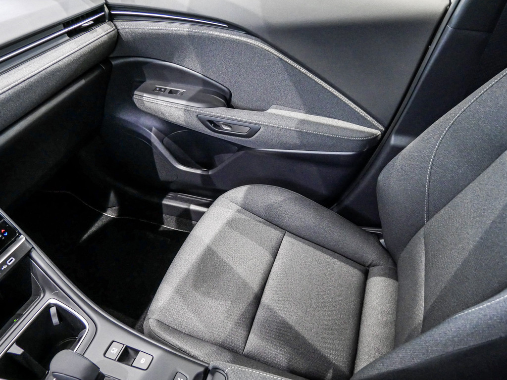 Fahrzeugansicht LEXUS LBX Base FWD - Bild 17