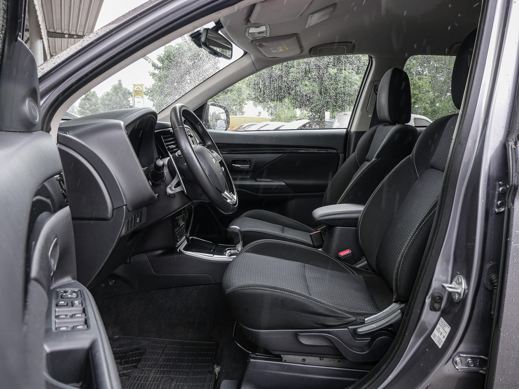 Fahrzeugansicht MITSUBISHI Outlander 2.0 Active 2WD - Bild 2