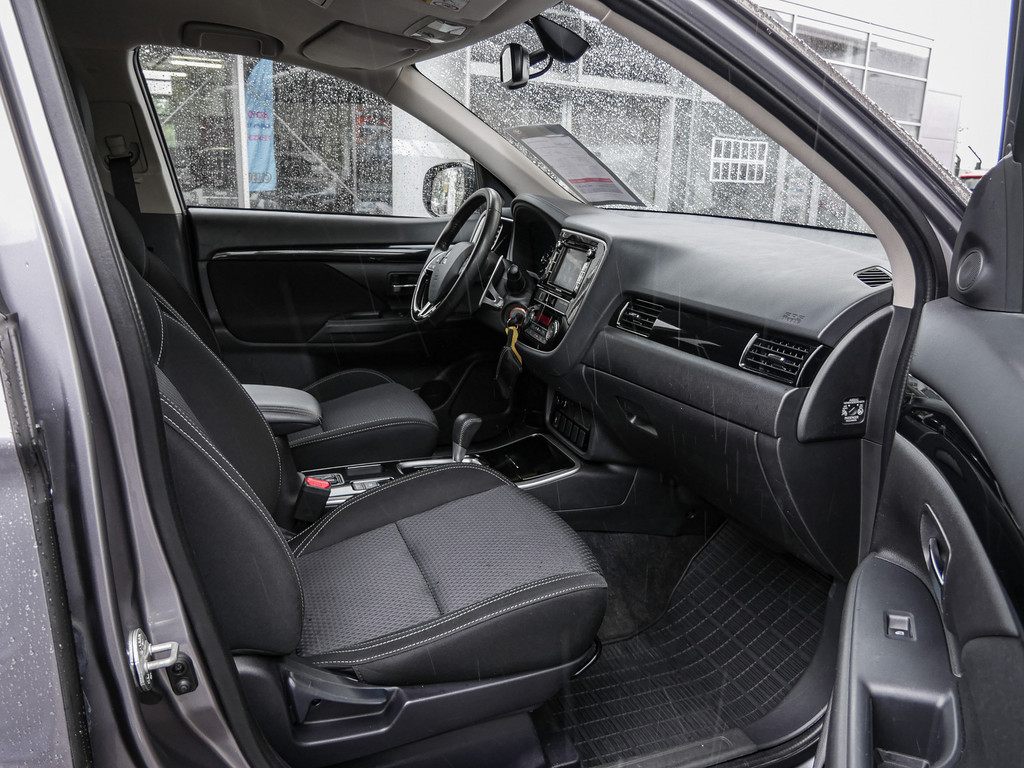 Fahrzeugansicht MITSUBISHI Outlander 2.0 Active 2WD - Bild 4