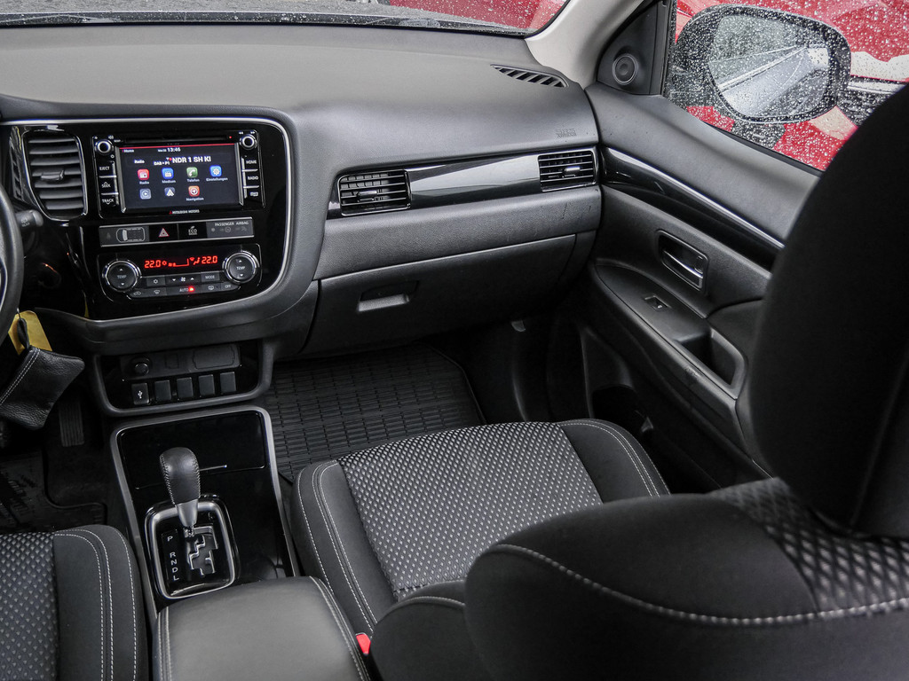 Fahrzeugansicht MITSUBISHI Outlander 2.0 Active 2WD - Bild 8