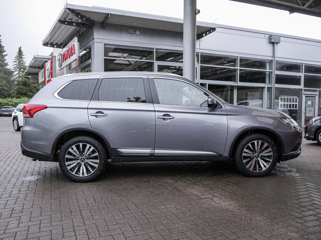 Fahrzeugansicht MITSUBISHI Outlander 2.0 Active 2WD - Bild 34
