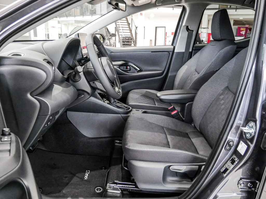 Fahrzeugansicht TOYOTA Yaris 1.5 Hybrid Teamplayer - Bild 3