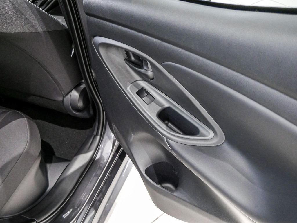 Fahrzeugansicht TOYOTA Yaris 1.5 Hybrid Teamplayer - Bild 6
