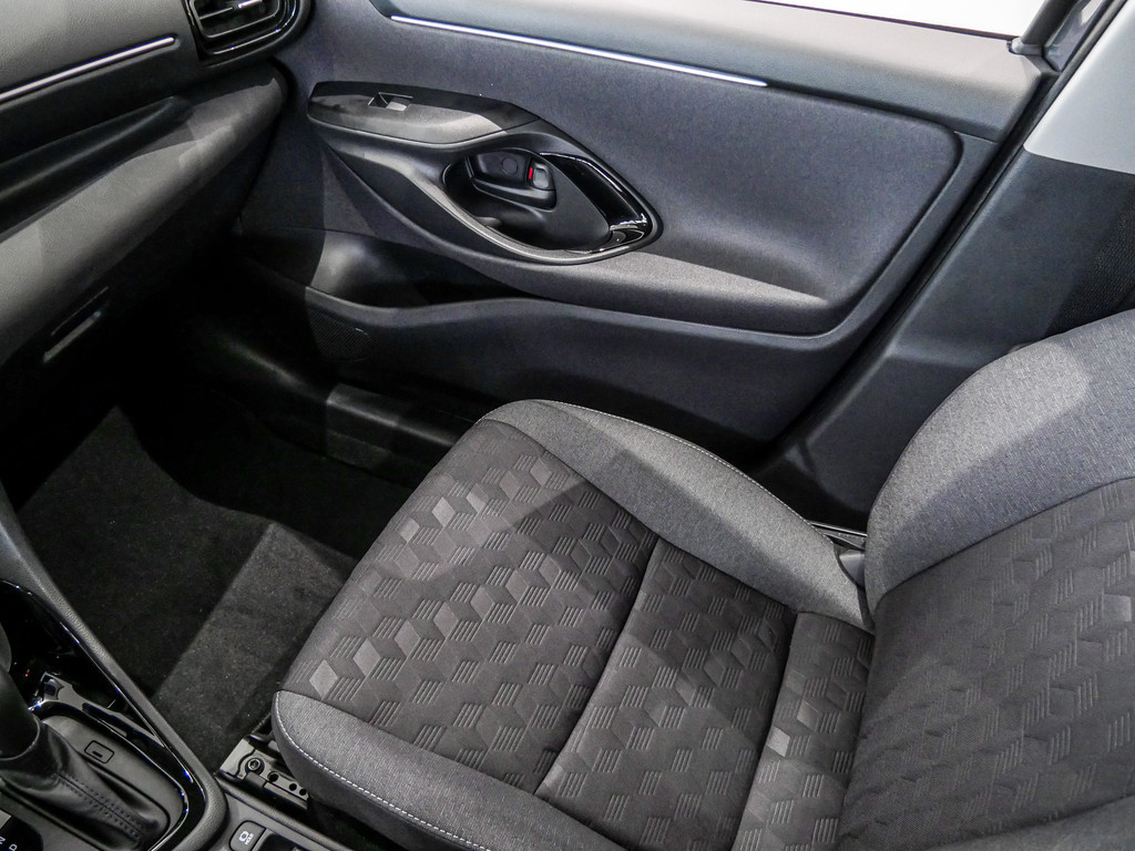 Fahrzeugansicht TOYOTA Yaris 1.5 Hybrid Teamplayer - Bild 20