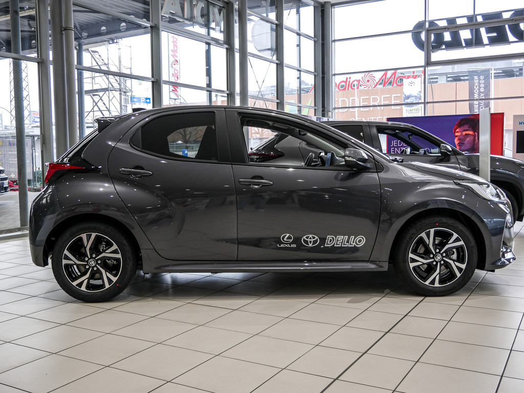 Fahrzeugansicht TOYOTA Yaris 1.5 Hybrid Teamplayer - Bild 34