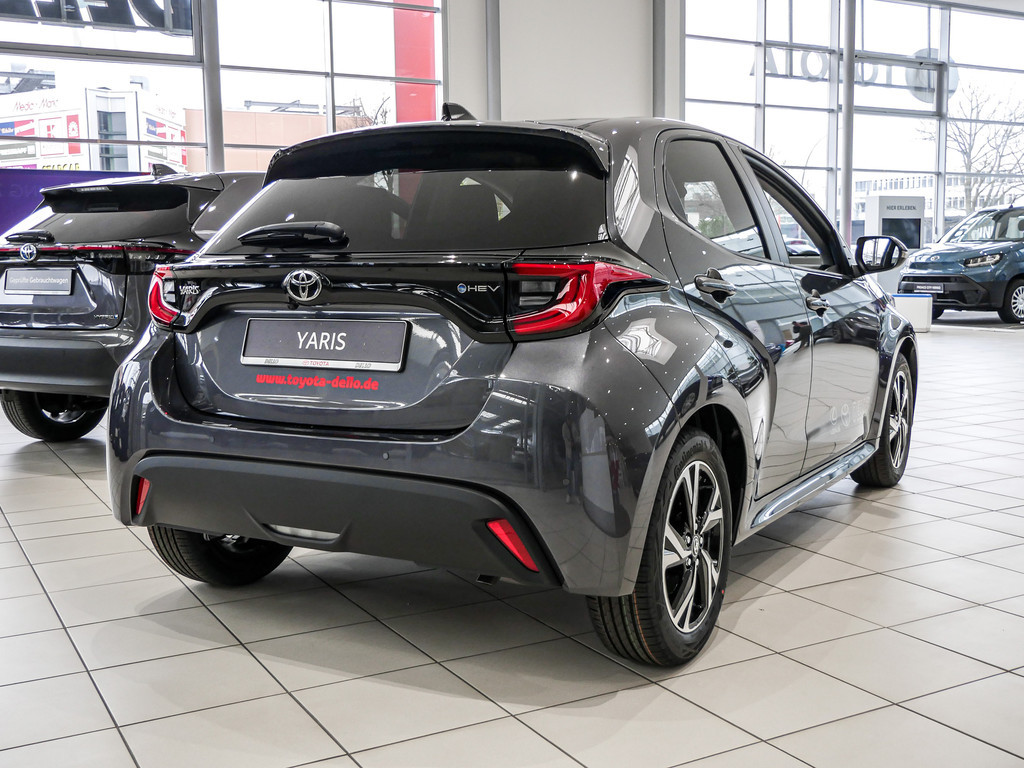 Fahrzeugansicht TOYOTA Yaris 1.5 Hybrid Teamplayer - Bild 36