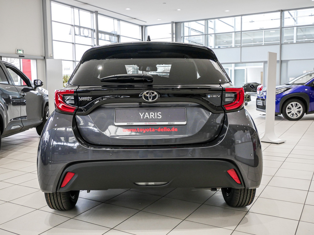 Fahrzeugansicht TOYOTA Yaris 1.5 Hybrid Teamplayer - Bild 37