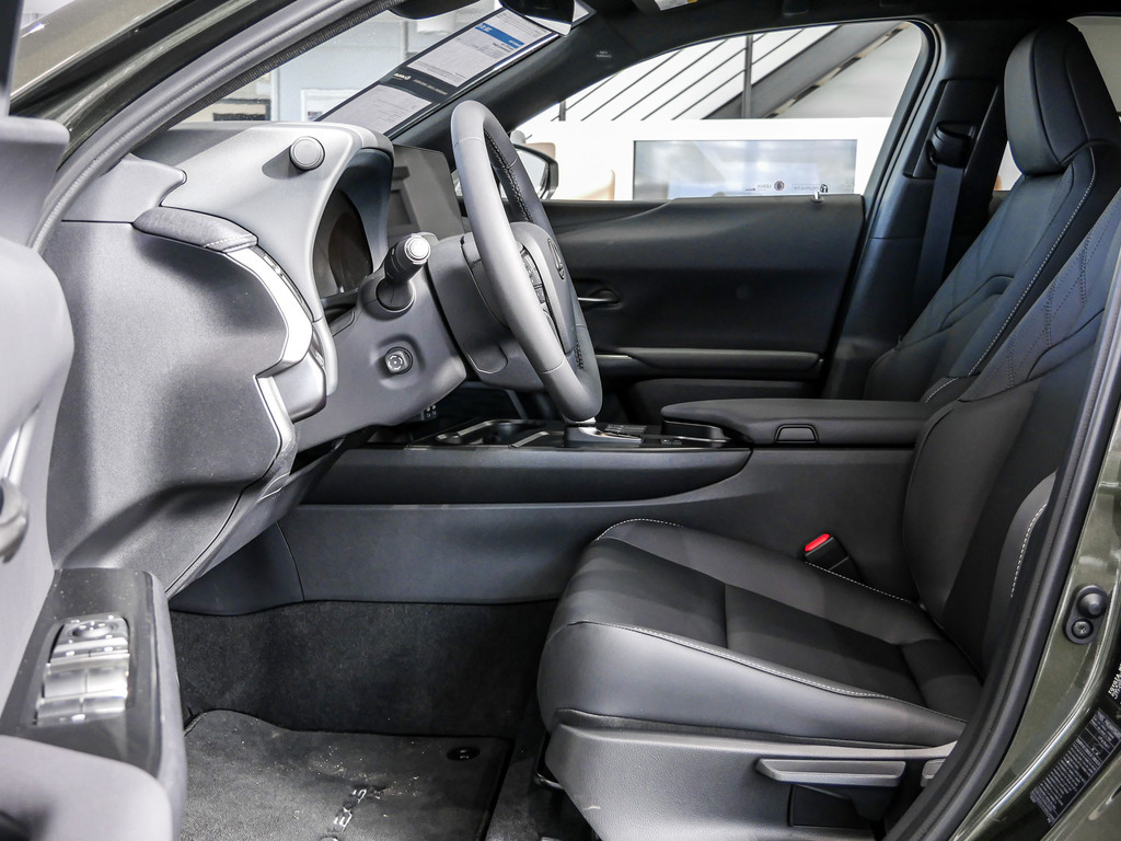 Fahrzeugansicht LEXUS UX 300h F-Sport Design - Bild 2