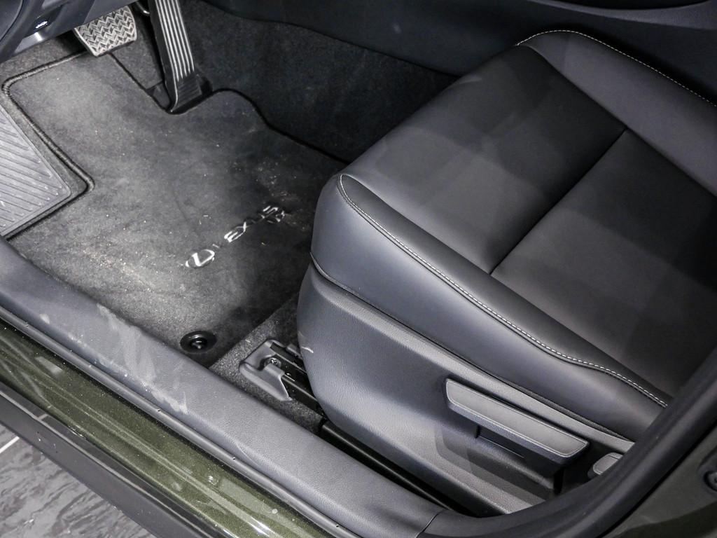 Fahrzeugansicht LEXUS UX 300h F-Sport Design - Bild 31