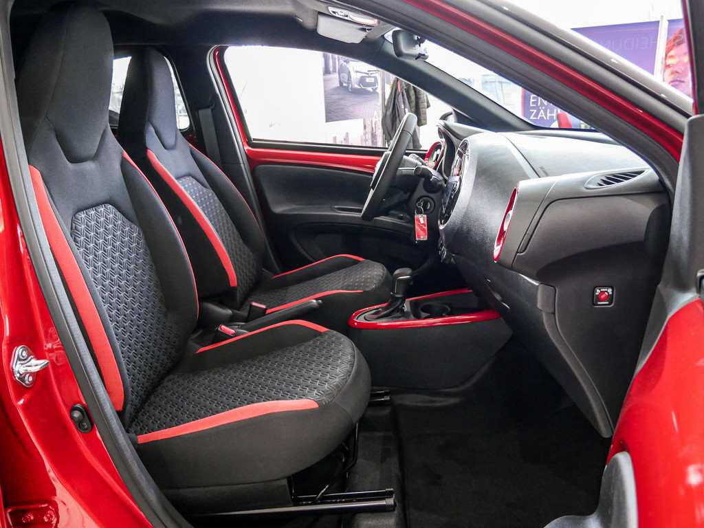 Fahrzeugansicht TOYOTA Aygo X 1.0 Teamplayer - Bild 3
