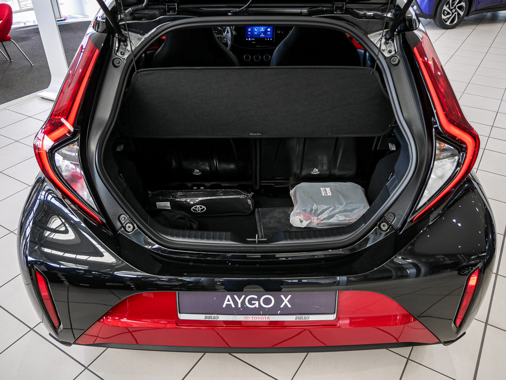 Fahrzeugansicht TOYOTA Aygo X 1.0 Teamplayer - Bild 9