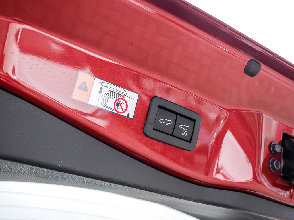 Fahrzeugansicht TOYOTA C-HR 2.0 Plug-In Hybrid Teamplayer - Bild 9