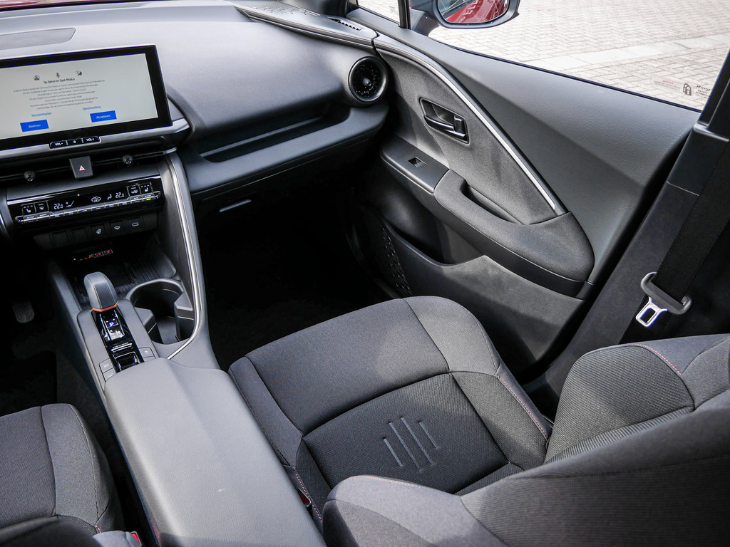 Fahrzeugansicht TOYOTA C-HR 2.0 Plug-In Hybrid Teamplayer - Bild 13