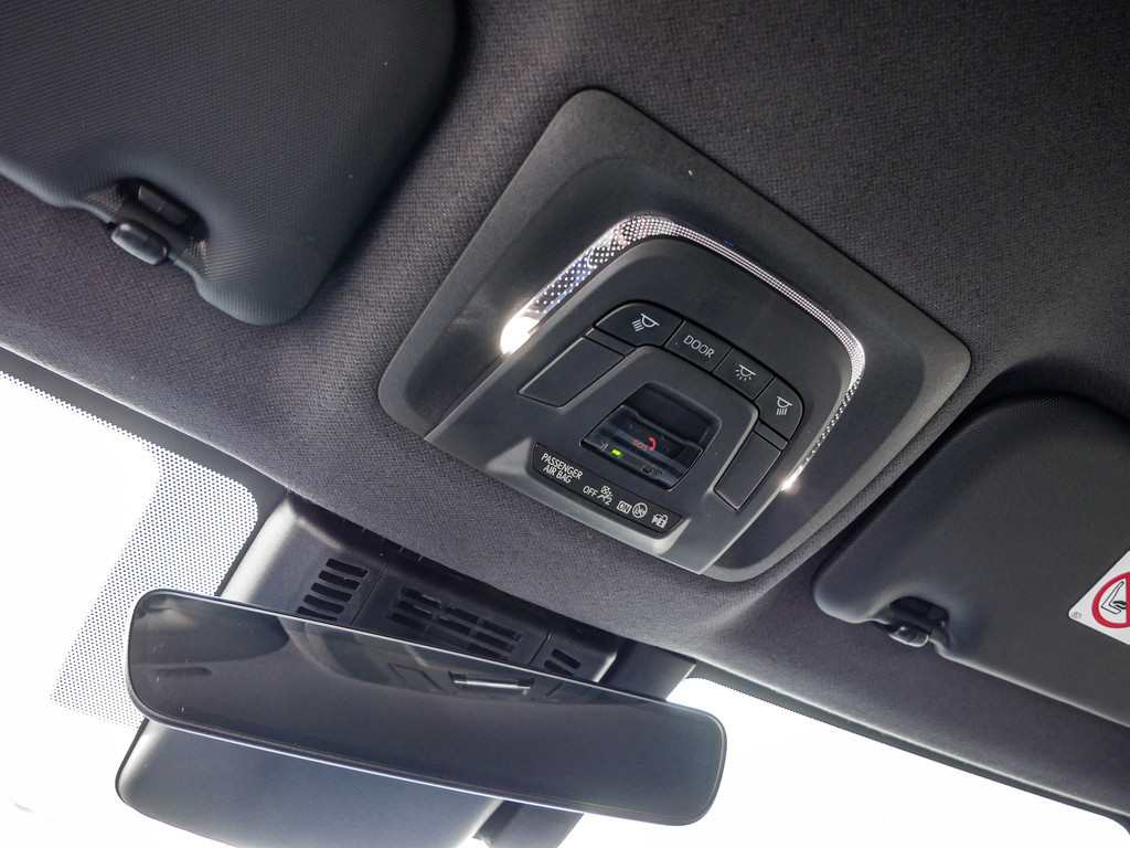 Fahrzeugansicht TOYOTA C-HR 2.0 Plug-In Hybrid Teamplayer - Bild 25