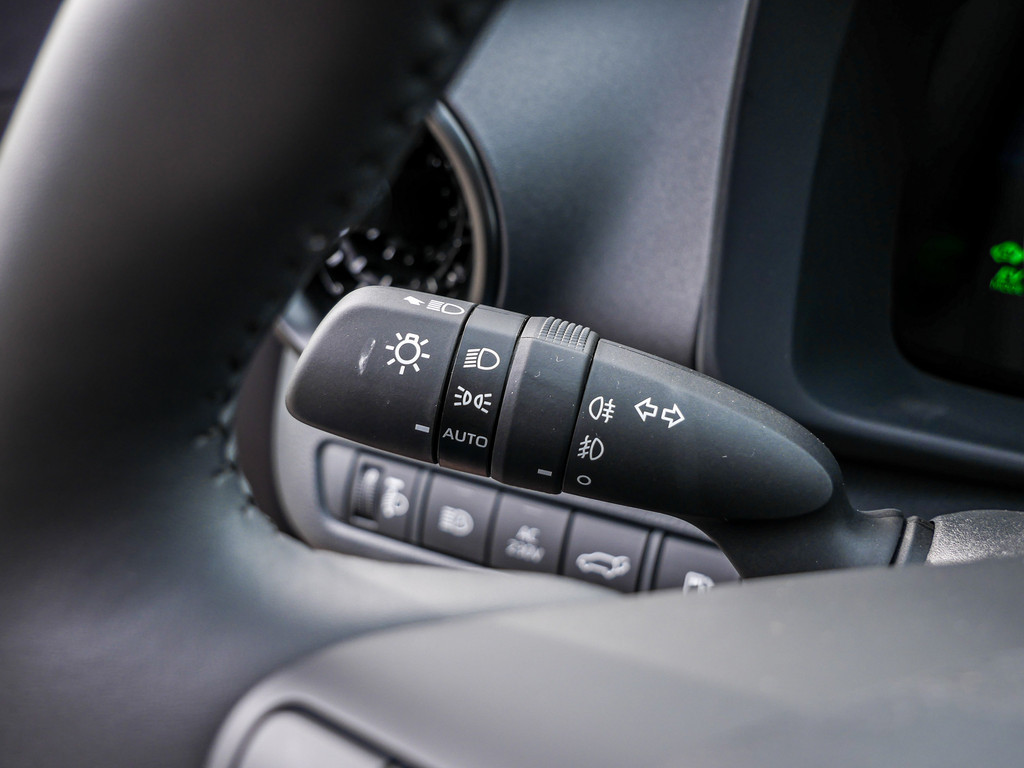 Fahrzeugansicht TOYOTA C-HR 2.0 Plug-In Hybrid Teamplayer - Bild 27