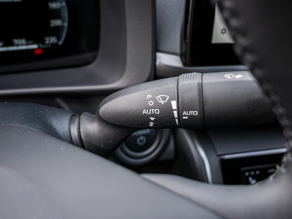 Fahrzeugansicht TOYOTA C-HR 2.0 Plug-In Hybrid Teamplayer - Bild 28