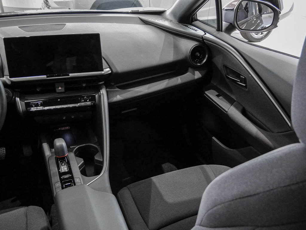 Fahrzeugansicht TOYOTA C-HR Plug-In Hybrid Teamplayer - Bild 4