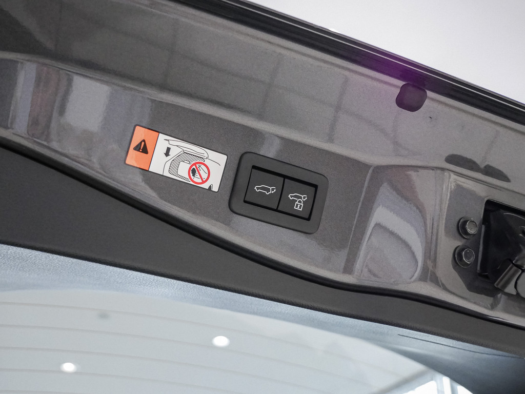 Fahrzeugansicht TOYOTA C-HR Plug-In Hybrid Teamplayer - Bild 7