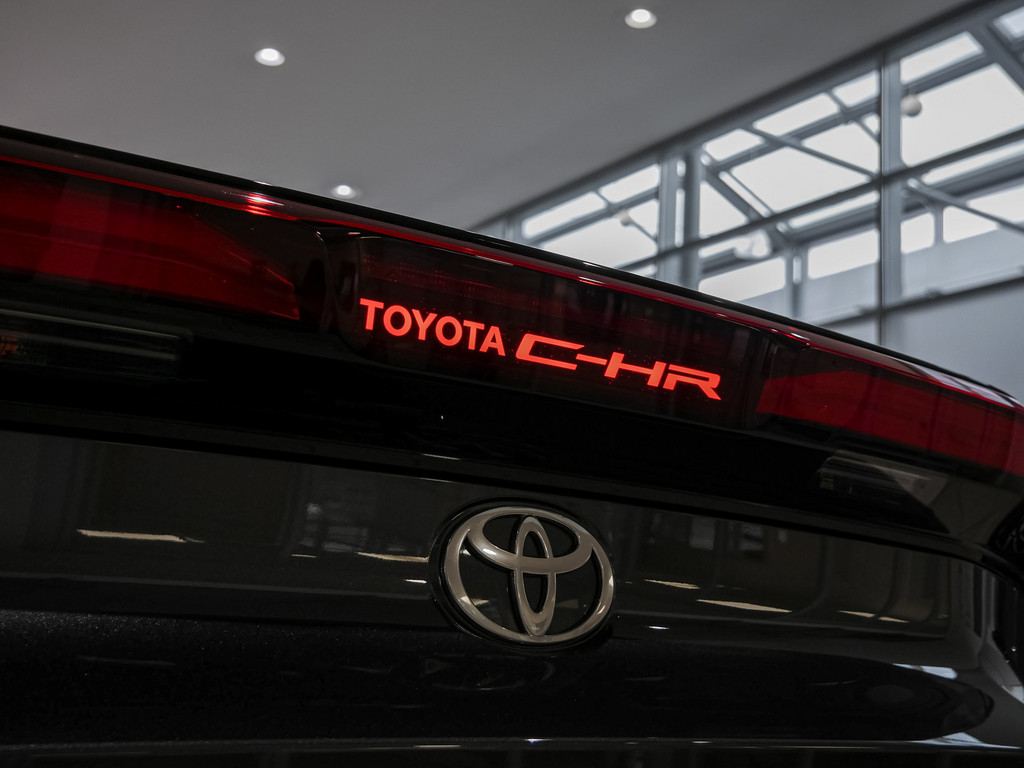 Fahrzeugansicht TOYOTA C-HR Plug-In Hybrid Teamplayer - Bild 8
