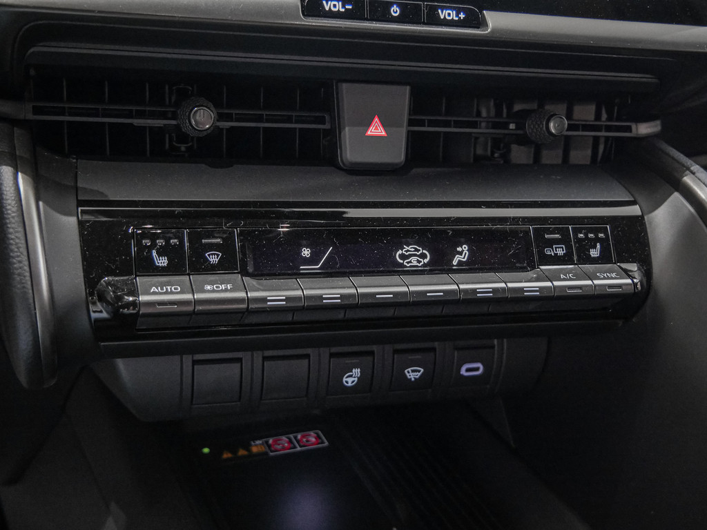 Fahrzeugansicht TOYOTA C-HR Plug-In Hybrid Teamplayer - Bild 13