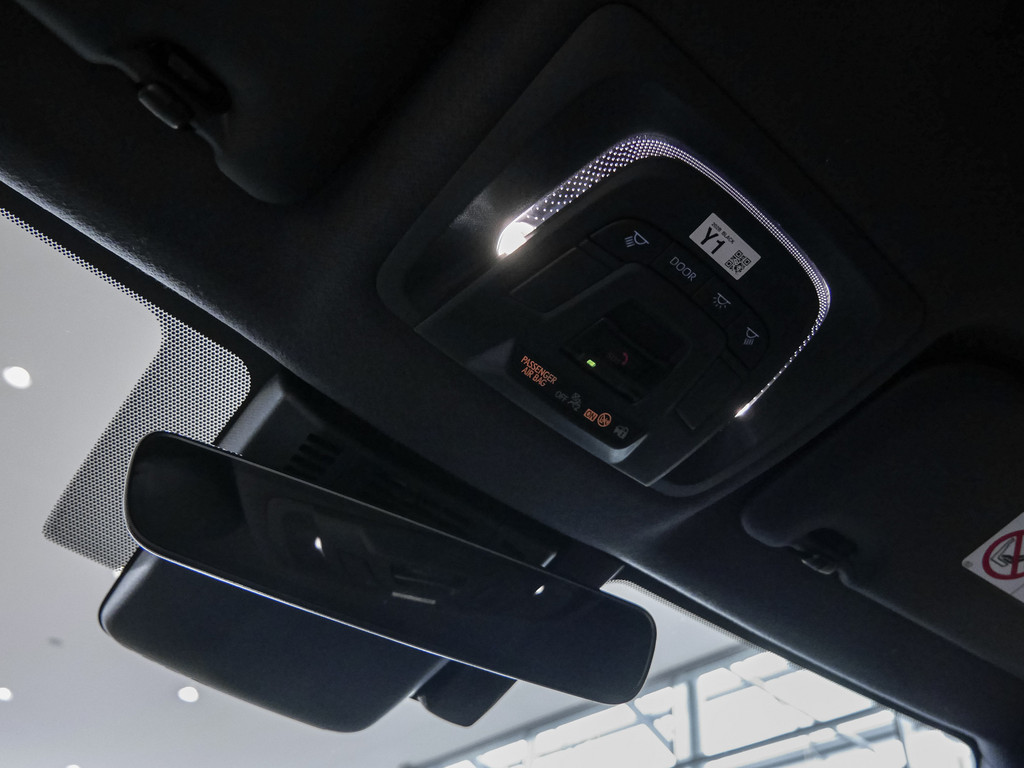 Fahrzeugansicht TOYOTA C-HR Plug-In Hybrid Teamplayer - Bild 17