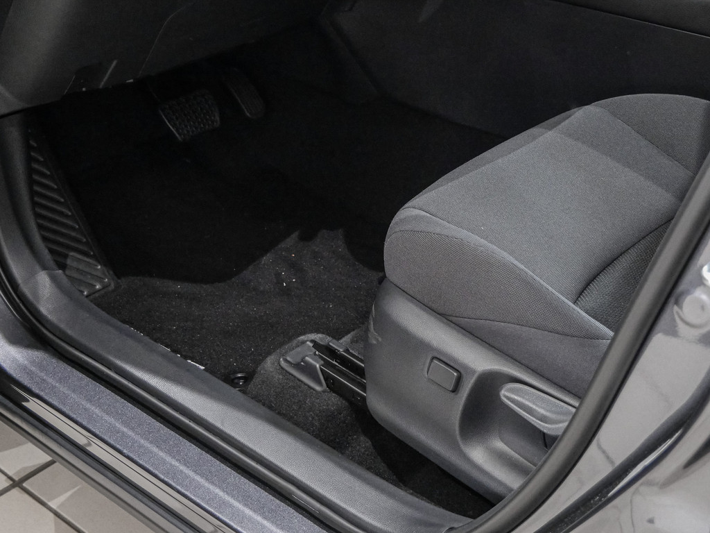 Fahrzeugansicht TOYOTA C-HR Plug-In Hybrid Teamplayer - Bild 27