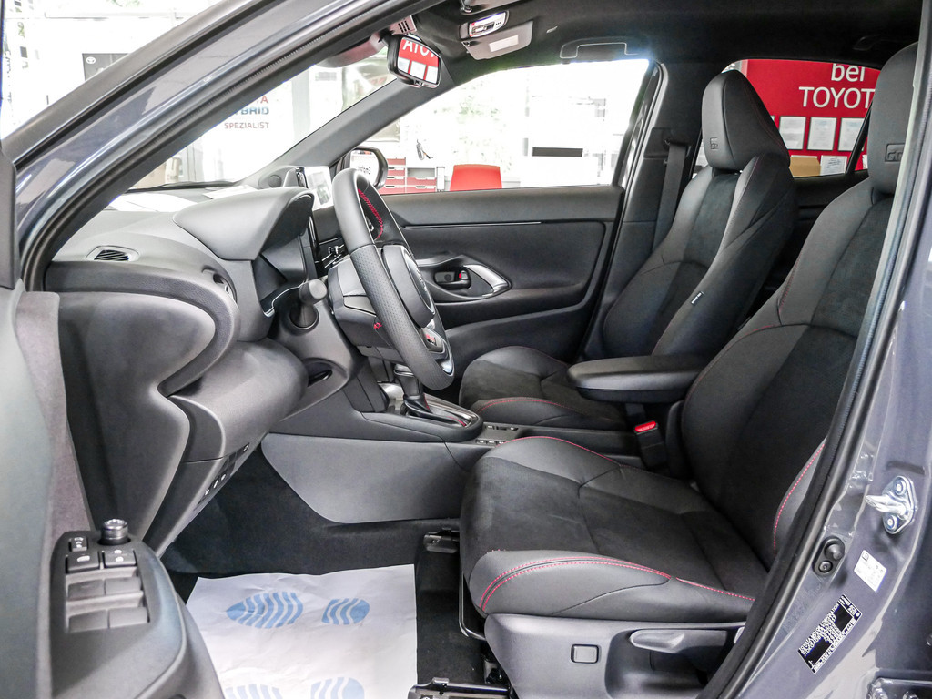 Fahrzeugansicht TOYOTA Yaris Cross 1.5 Hybrid GR Sport - Bild 3