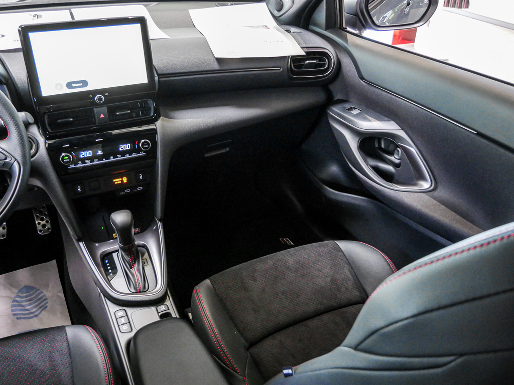 Fahrzeugansicht TOYOTA Yaris Cross 1.5 Hybrid GR Sport - Bild 8
