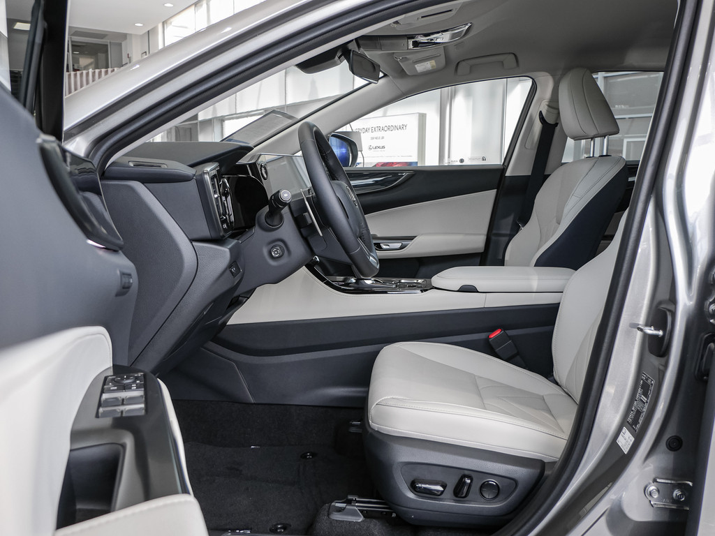 Fahrzeugansicht LEXUS NX 350h Executive - Bild 2