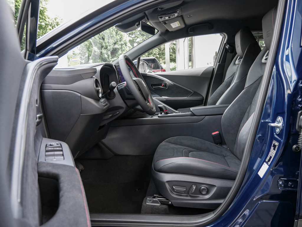 Fahrzeugansicht TOYOTA C-HR 2.0 Plug-In Hybrid GR Sport - Bild 2