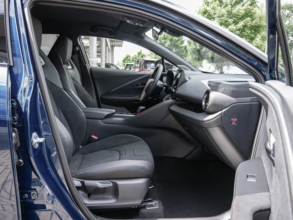 Fahrzeugansicht TOYOTA C-HR 2.0 Plug-In Hybrid GR Sport - Bild 3