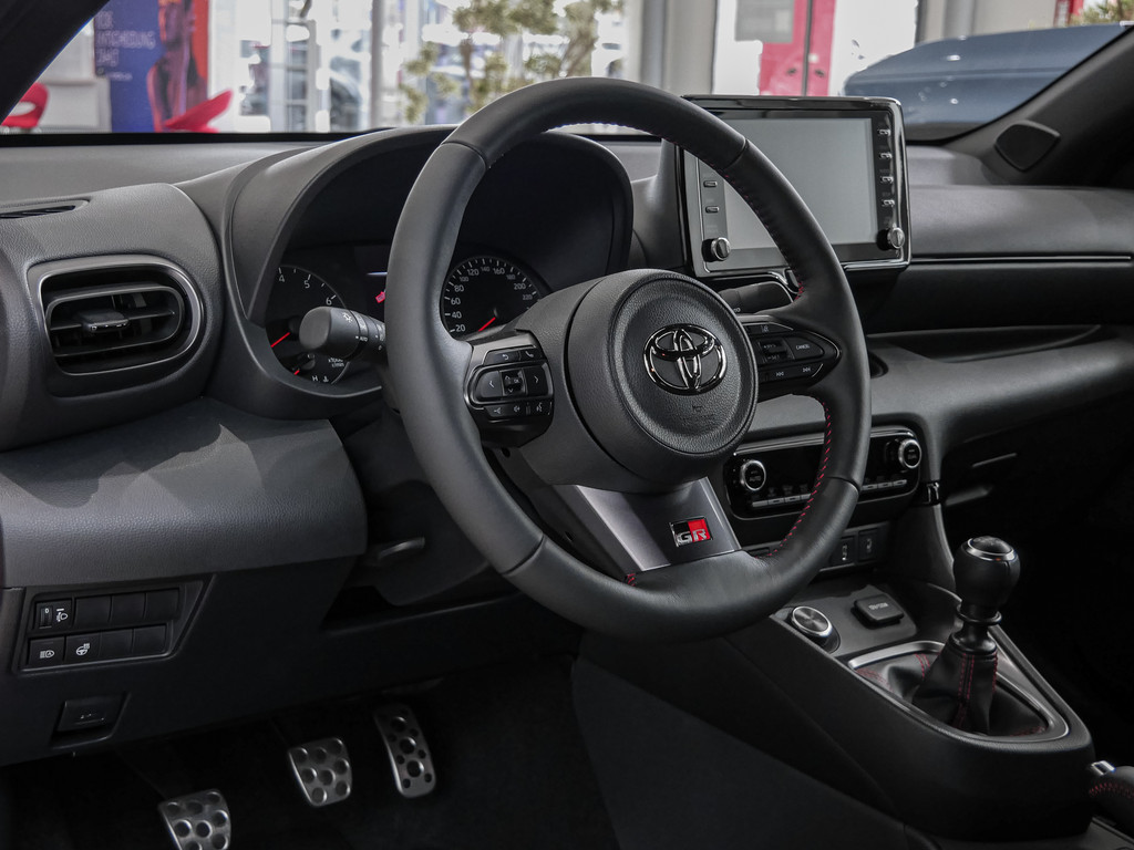 Fahrzeugansicht TOYOTA Yaris 1.6 GR Performance - Bild 27