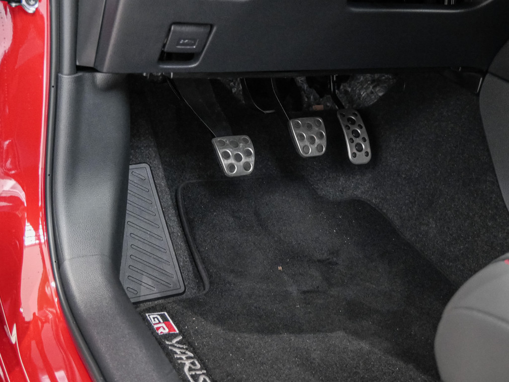 Fahrzeugansicht TOYOTA Yaris 1.6 GR Performance - Bild 29