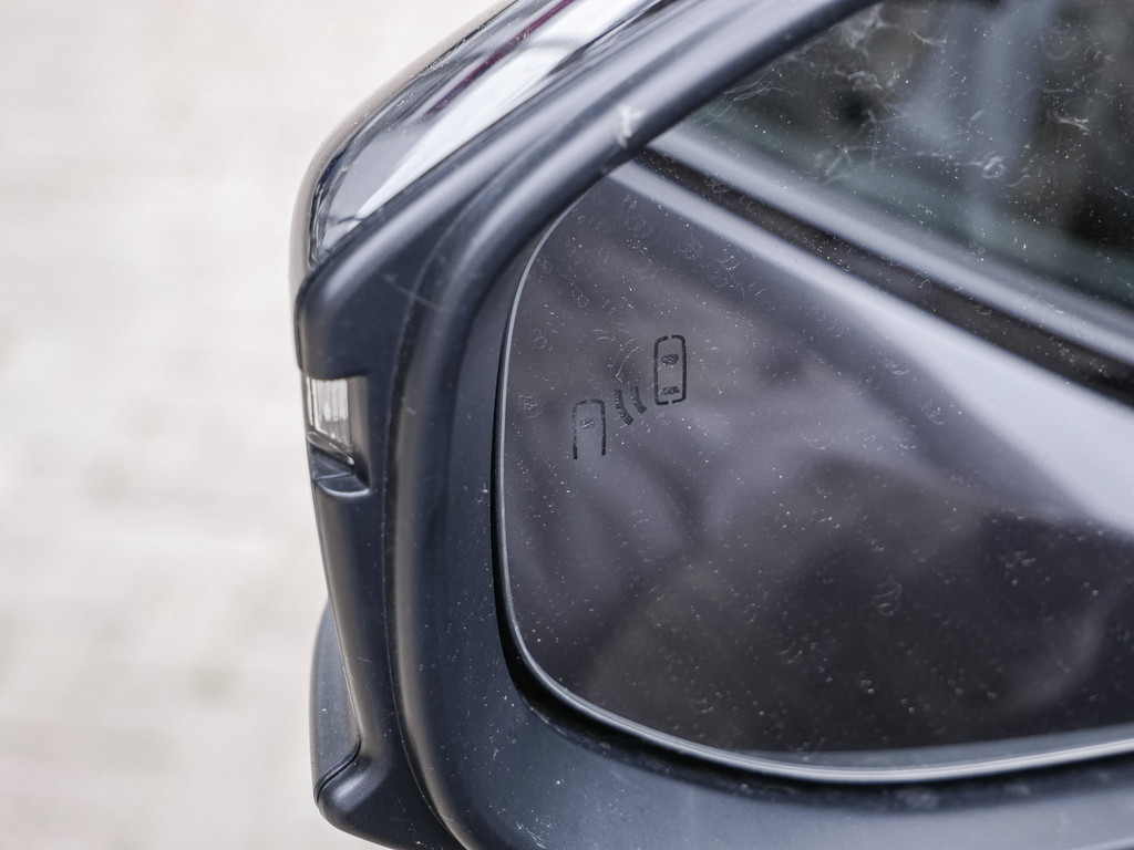 Fahrzeugansicht TOYOTA C-HR 1.8 Hybrid Team D - Bild 2