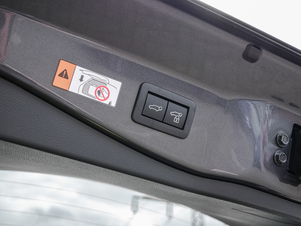 Fahrzeugansicht TOYOTA C-HR 1.8 Hybrid Team D - Bild 11