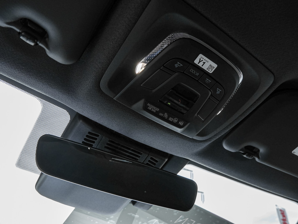 Fahrzeugansicht TOYOTA C-HR 1.8 Hybrid Team D - Bild 22