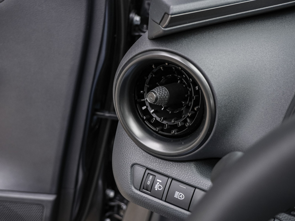 Fahrzeugansicht TOYOTA C-HR 1.8 Hybrid Team D - Bild 30