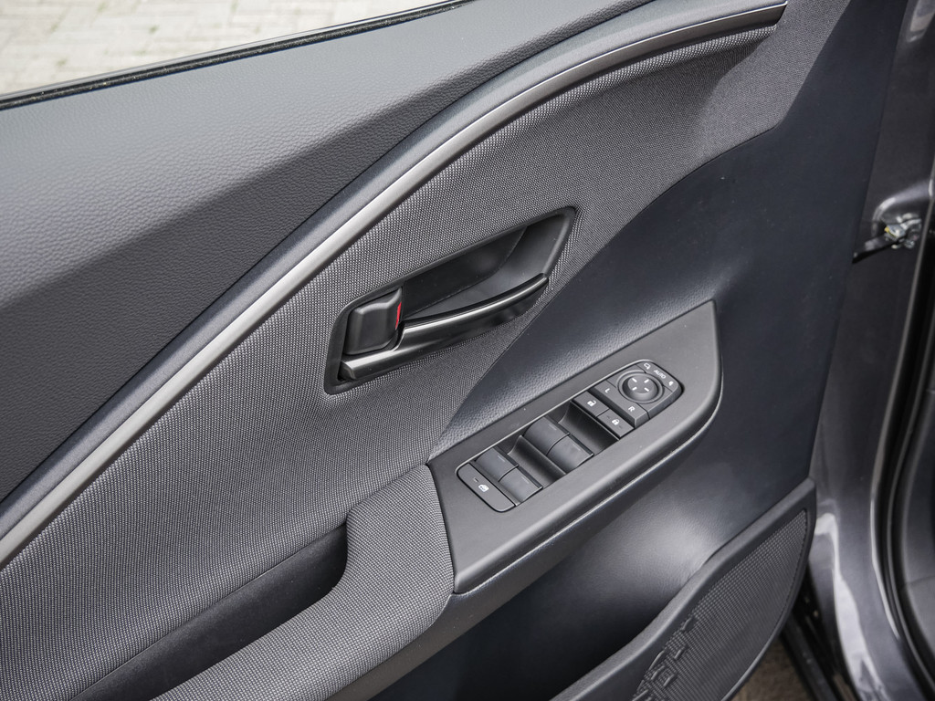 Fahrzeugansicht TOYOTA C-HR 1.8 Hybrid Team D - Bild 35