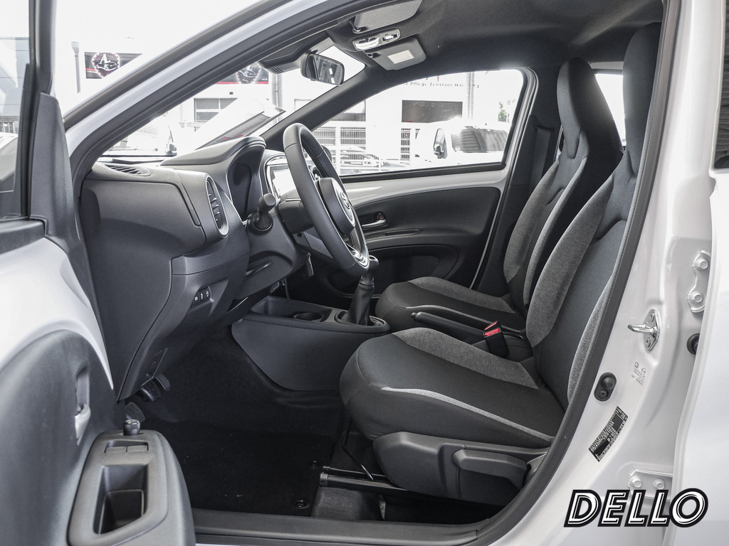 Fahrzeugansicht TOYOTA Aygo X 1.0 Play - Bild 3