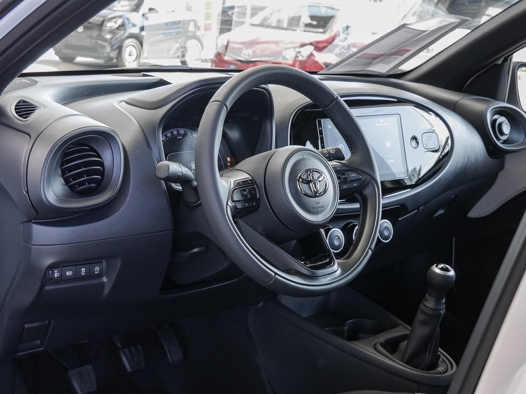 Fahrzeugansicht TOYOTA Aygo X 1.0 Play - Bild 30