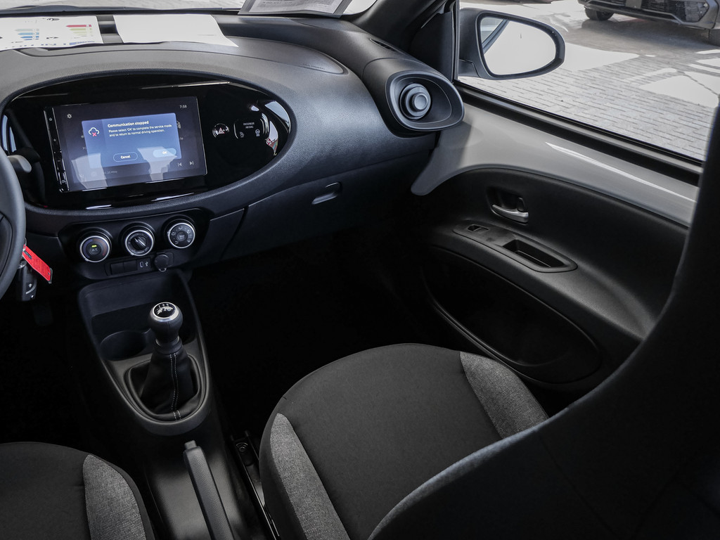 Fahrzeugansicht TOYOTA Aygo X 1.0 Play - Bild 9