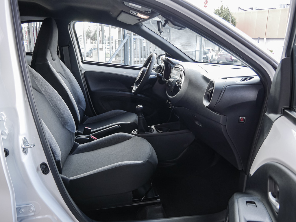 Fahrzeugansicht TOYOTA Aygo X 1.0 Business Edition - Bild 6