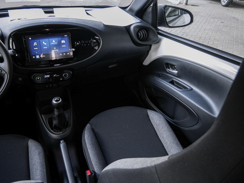 Fahrzeugansicht TOYOTA Aygo X 1.0 Business Edition - Bild 10